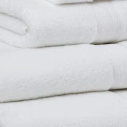 B&M Signature Zero Twist Hand Towel - White -Household Items Shop 317203 315205 317208 317210 Signature Zero Twist white towels 2 1